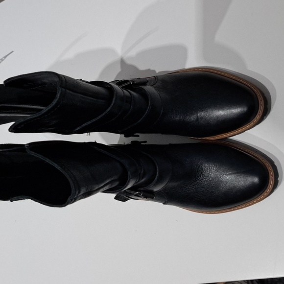 Naturalizer Tex Boot in Black - Picture 4 of 6